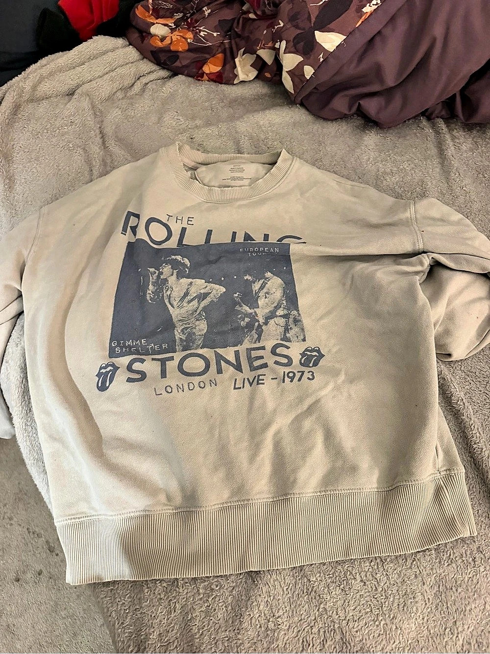 American Eagle AE Oversized Rolling Stones Graphic Sweatshirt Gray